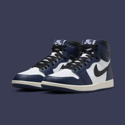 Air Jordan 1 Retro High OG Midnight Navy - Image 3