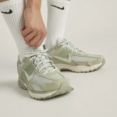 Nike Zoom Vomero 5 'Jade Phantom' - Image 3