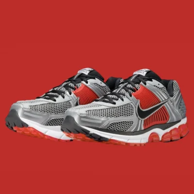 Nike Zoom Vomero 5 'Metallic Silver' - Image 2