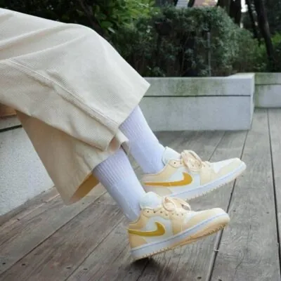 Air Jordan 1 Low (W) 'Sail Yellow Ochre' - Image 3