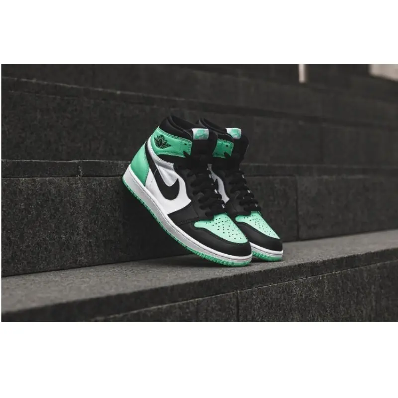 Air Jordan 1 Retro High OG 'Green Glow' - Image 3