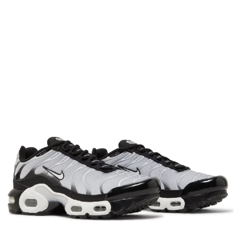 Nike Air Max Plus (GS) 'Black Metallic Silver' - Image 2