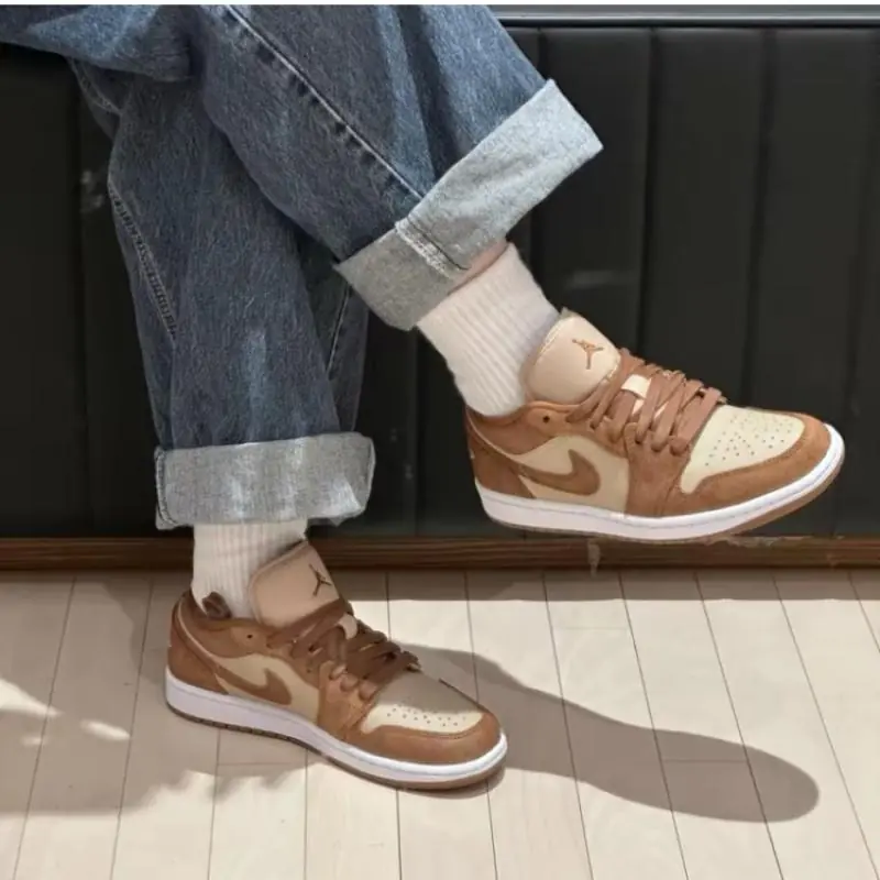 Air Jordan 1 Low SE (W) 'Legend Coffee' - Image 4
