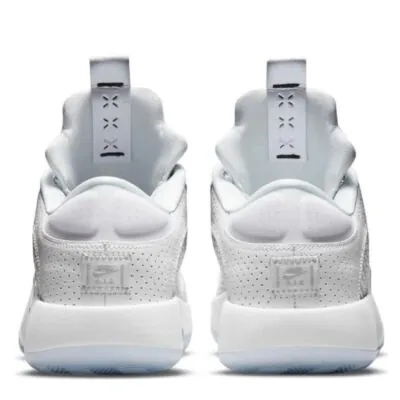 Jordan XXXV Low White/White/Metallic Silver - Image 2