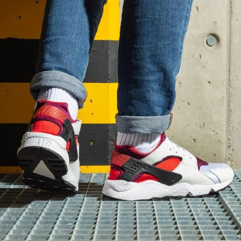 Nike Air Huarache 'Varsity Red' - Image 3