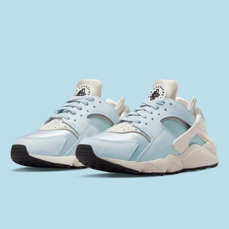Nike Air Huarache (W) 'Ocean Cube' - Image 2