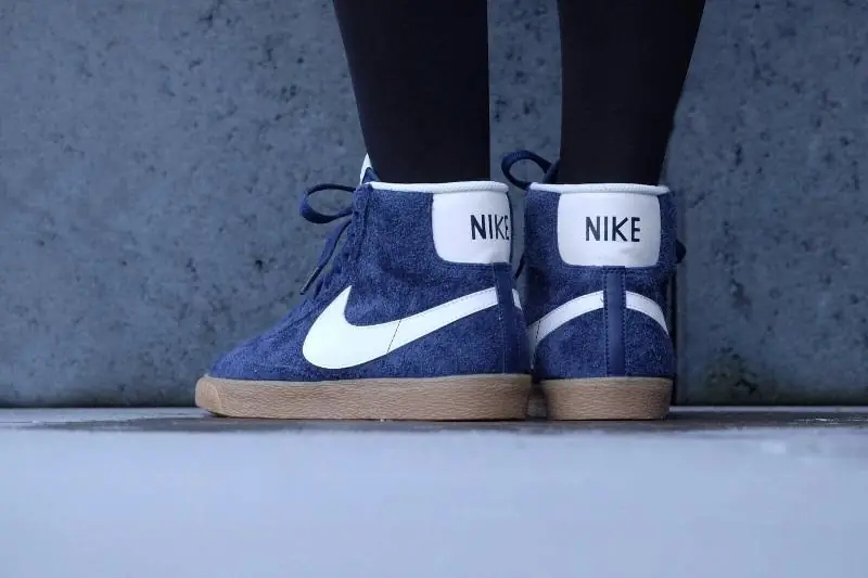 Nike Blazer Mid Suede Vintage (W) 'Navy' - Image 3