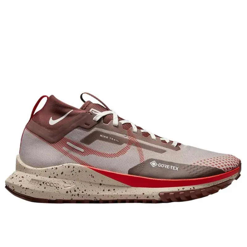 Nike React Pegasus Trail 4 GORE-TEX - Diffused Taupe / Picante Red