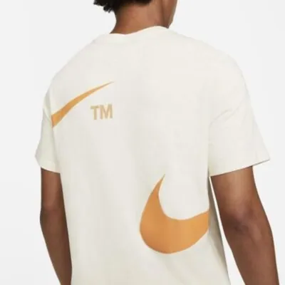 Nike Regular Swoosh T-Shirt - Apricot - Image 2