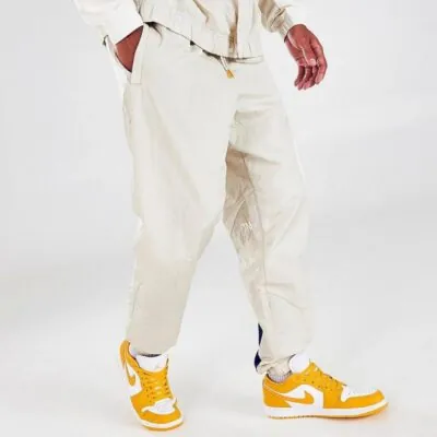 Nike Sportswear Swoosh Woven Lined Pants - Light Bone - Image 2