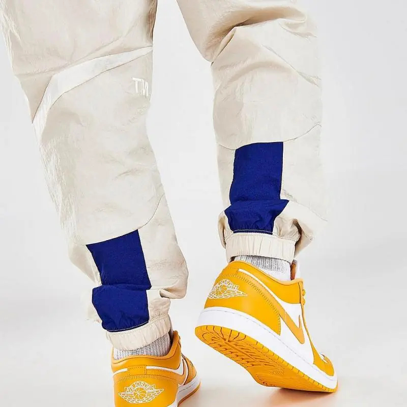 Nike Sportswear Swoosh Woven Lined Pants - Light Bone - Image 5