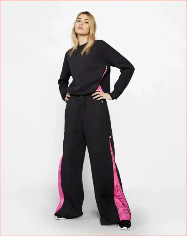 Nike Sportswear Tech Pack Womens Fleece Sweatshirt/Pulóver - Olaj Fekete