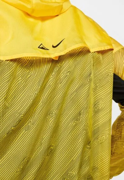 Nike Windrunner Hooded Trail Runnig Jacket - Speed Yellow/ Black - Image 4
