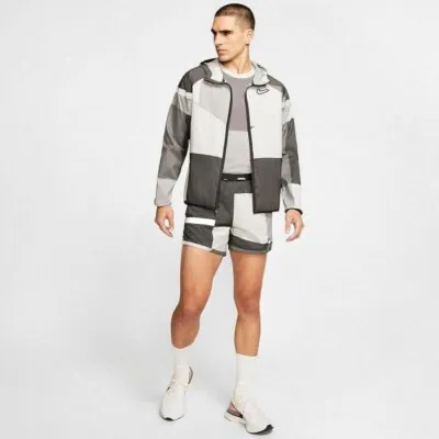Nike Windrunner Wild Run Running Jacket - Dark Somke Grey/ Particle Grey - Image 2